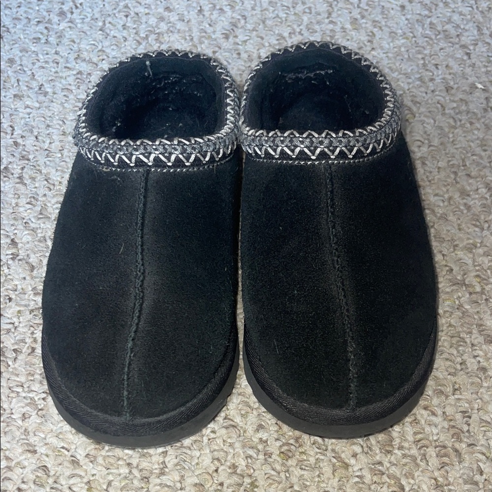 Black UGG tasman slippers